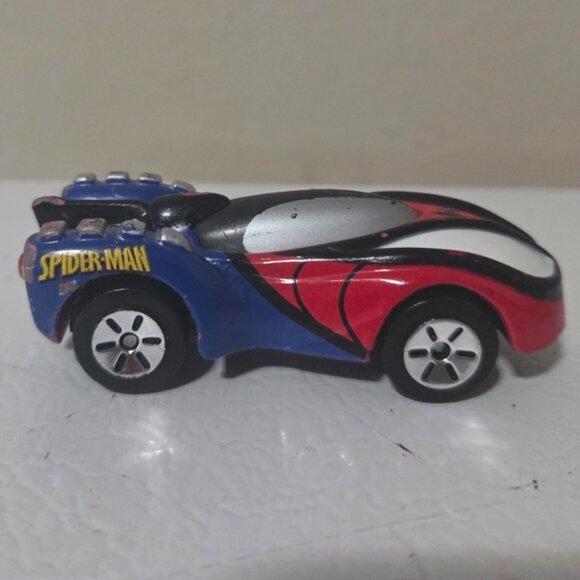 Red Velocidad Spider Man Marvel ©2011 Maisto Diecast Car - Picture 3 of 5